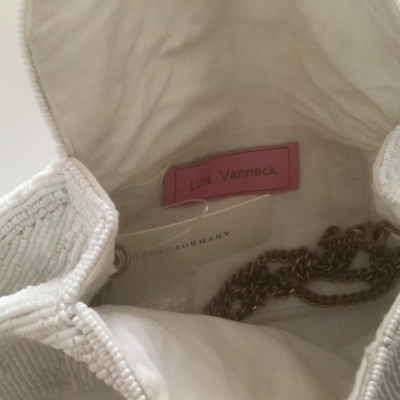 White beaded Green Bird clutch NWT - Picture 2 of 3